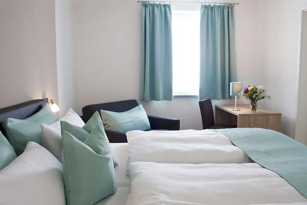 Hotel Claro Garni Eitting Bed & Breakfast